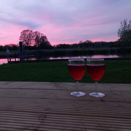 Safari Lodge 'Linge-Zicht' Tiel Exterior photo